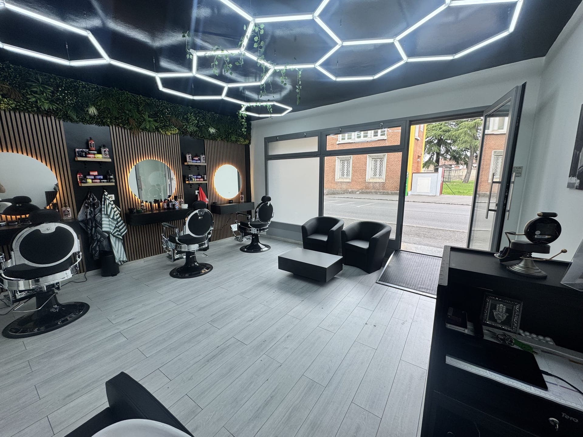 Interno 216 Barber Lab